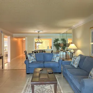 shoreline-towers-2043-stunning-beachfront-views-and.panamacity-beachhotels.com/